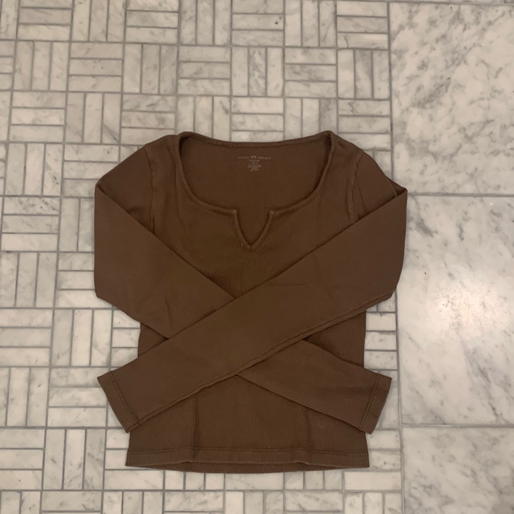 brown long sleeve shirt